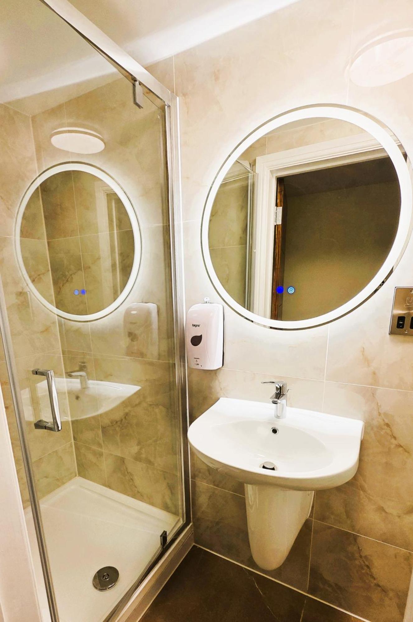 Carlton Hotel Уеймут Екстериор снимка